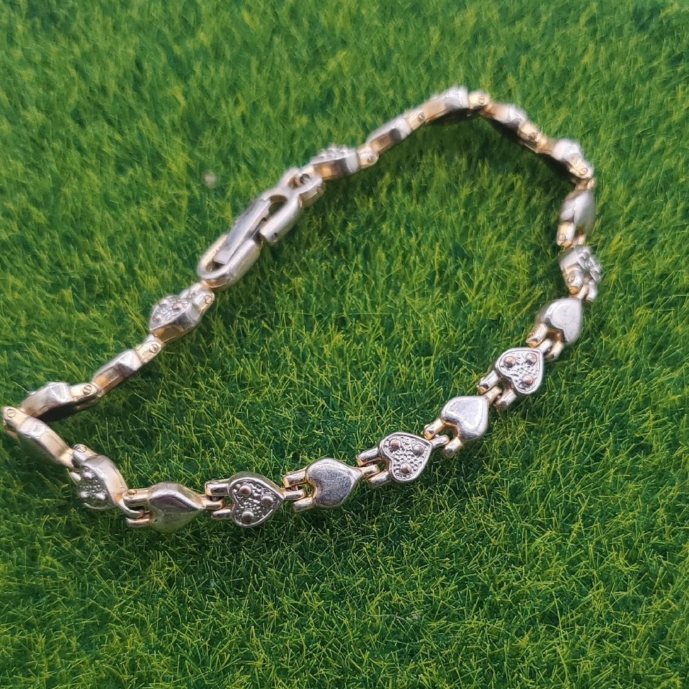 Elegant Gold Tone Tennis Heart Bracelet B3333